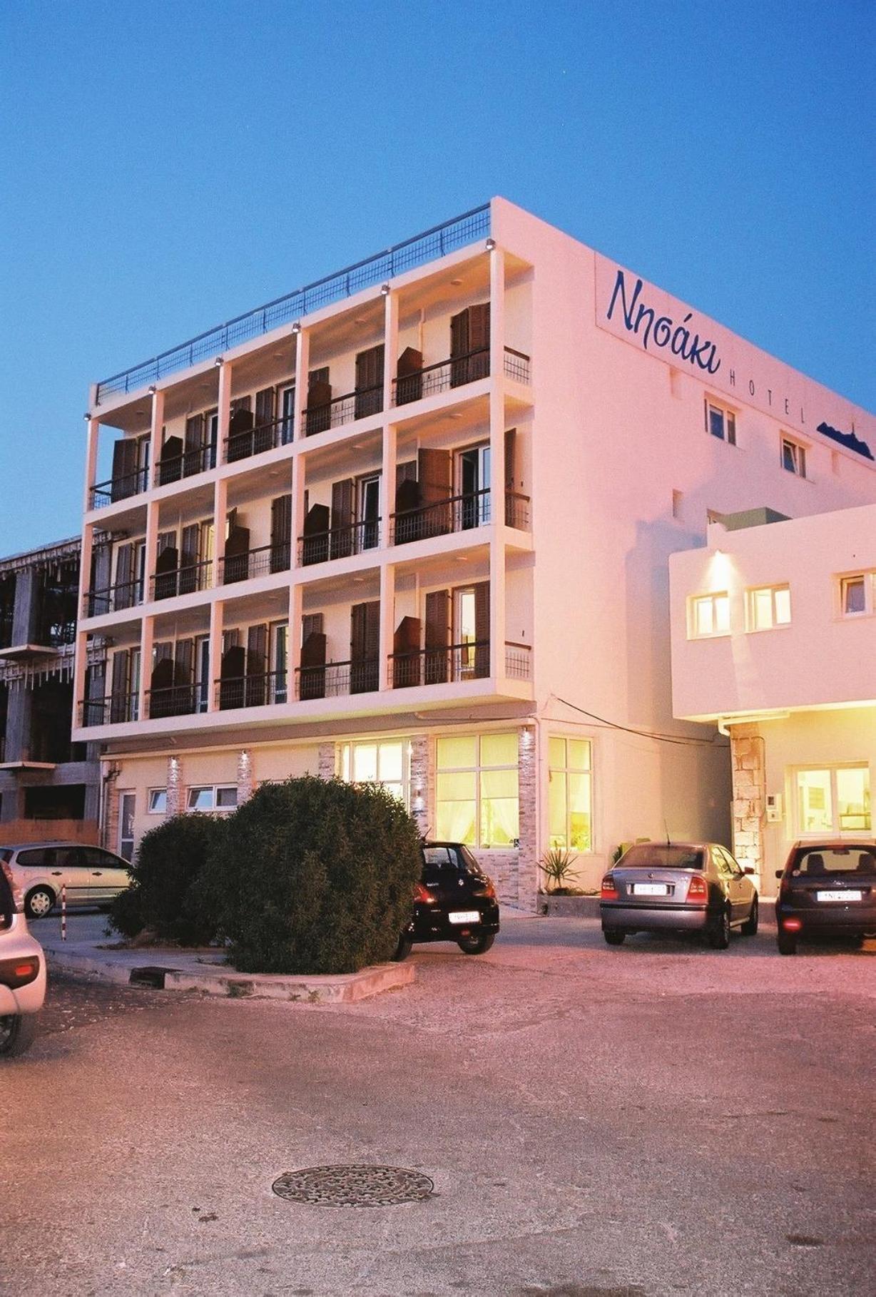 Nisaki Hotel & Elite Suites Ermoupoli Exterior foto